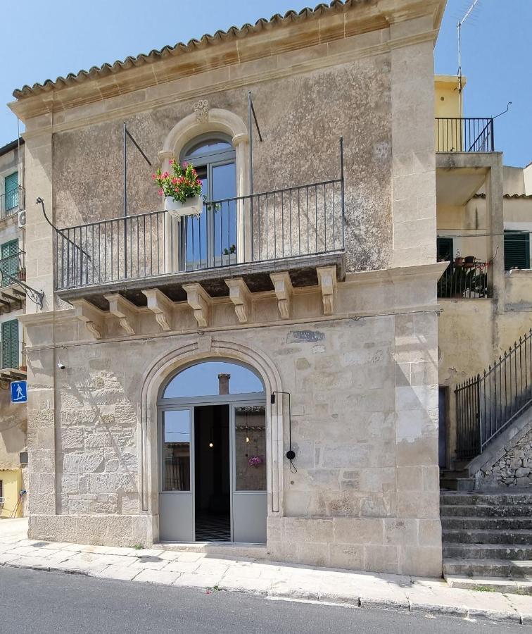 Super Giu Apartment Ragusa Exterior foto